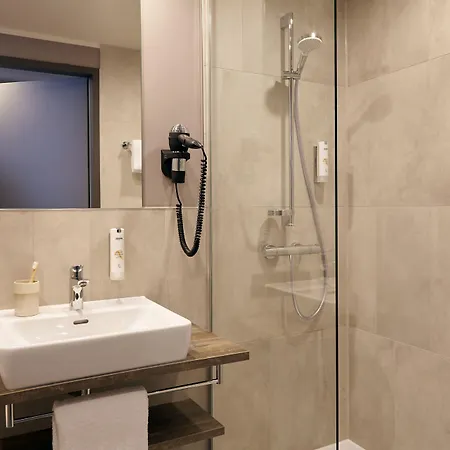 Lejlighedshotel Candlewood Airport By Ihg 3*