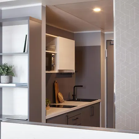 Apartmanhotel Candlewood Airport By Ihg