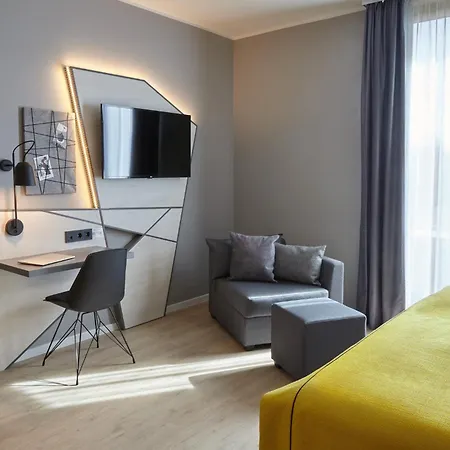 Lejlighedshotel Candlewood Airport By Ihg