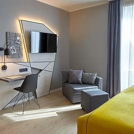 Aparthotel Candlewood Airport By Ihg