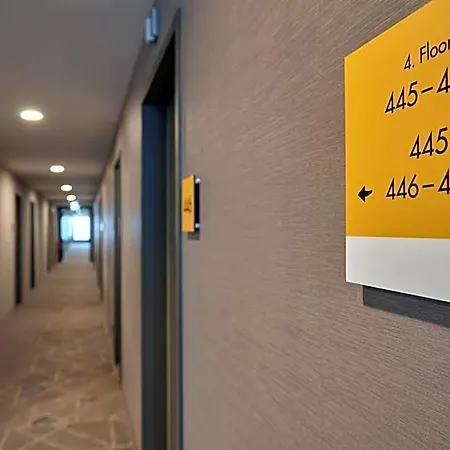 Апарт-отель Candlewood Airport By Ihg Дюссельдорф