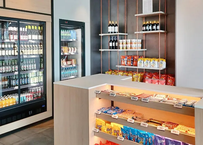 Candlewood Airport By Ihg 3*