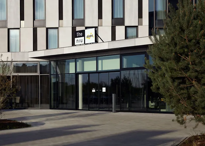 Candlewood Airport By Ihg 3*