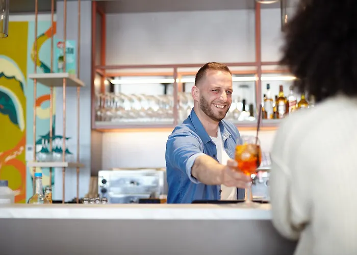 Candlewood Airport By Ihg 3*