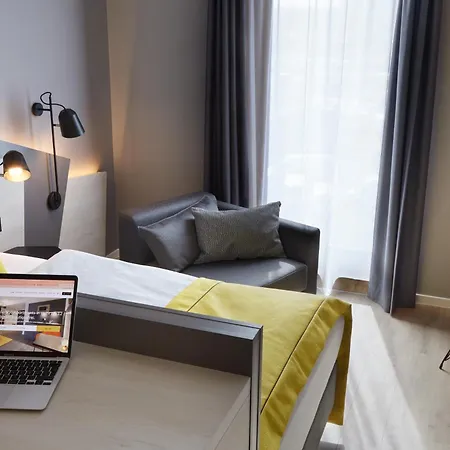 Candlewood Airport By Ihg מלון דירות 3*