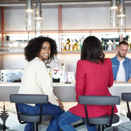 Candlewood Airport By Ihg מלון דירות