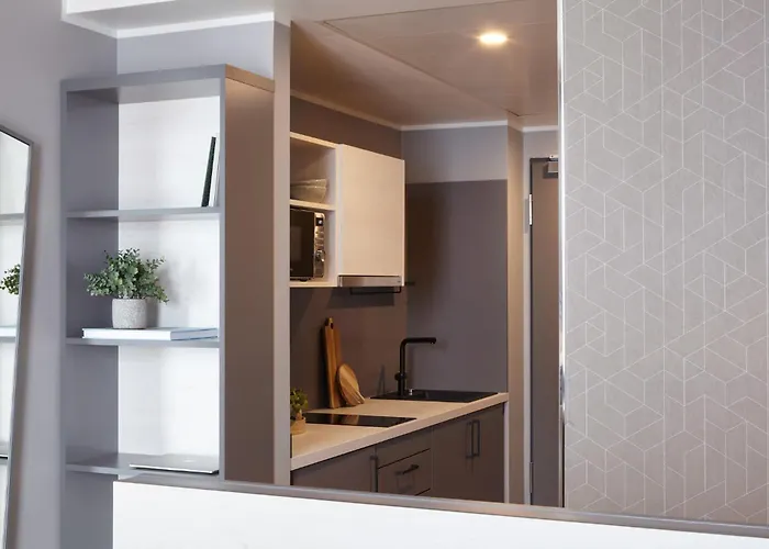 Apart Otel Candlewood Airport By Ihg